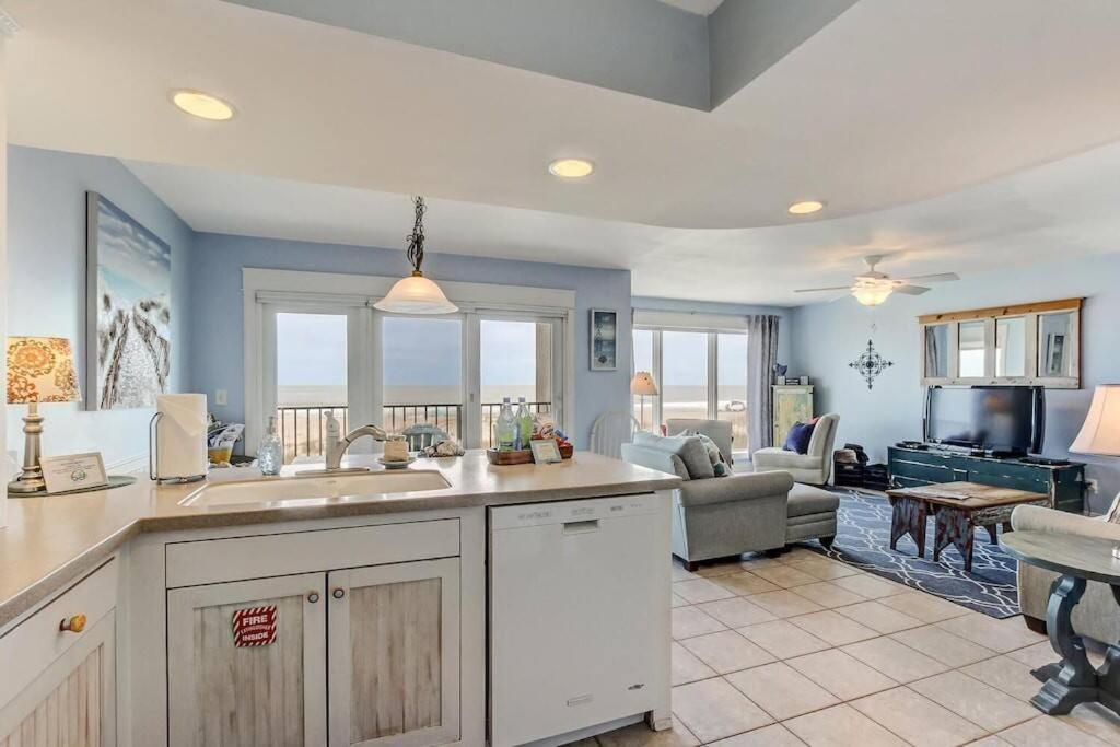 Oceanfront Retreat With A Remarkable View. New! フェルナンディーナ・ビーチ エクステリア 写真